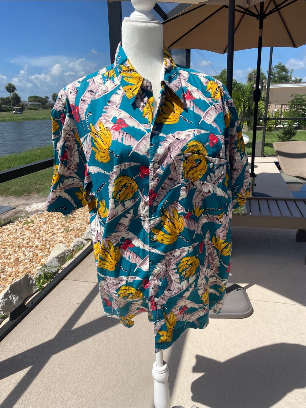 International Waters Hawaiian Tropical Print Short-Sleeve Button-Down Shirt L